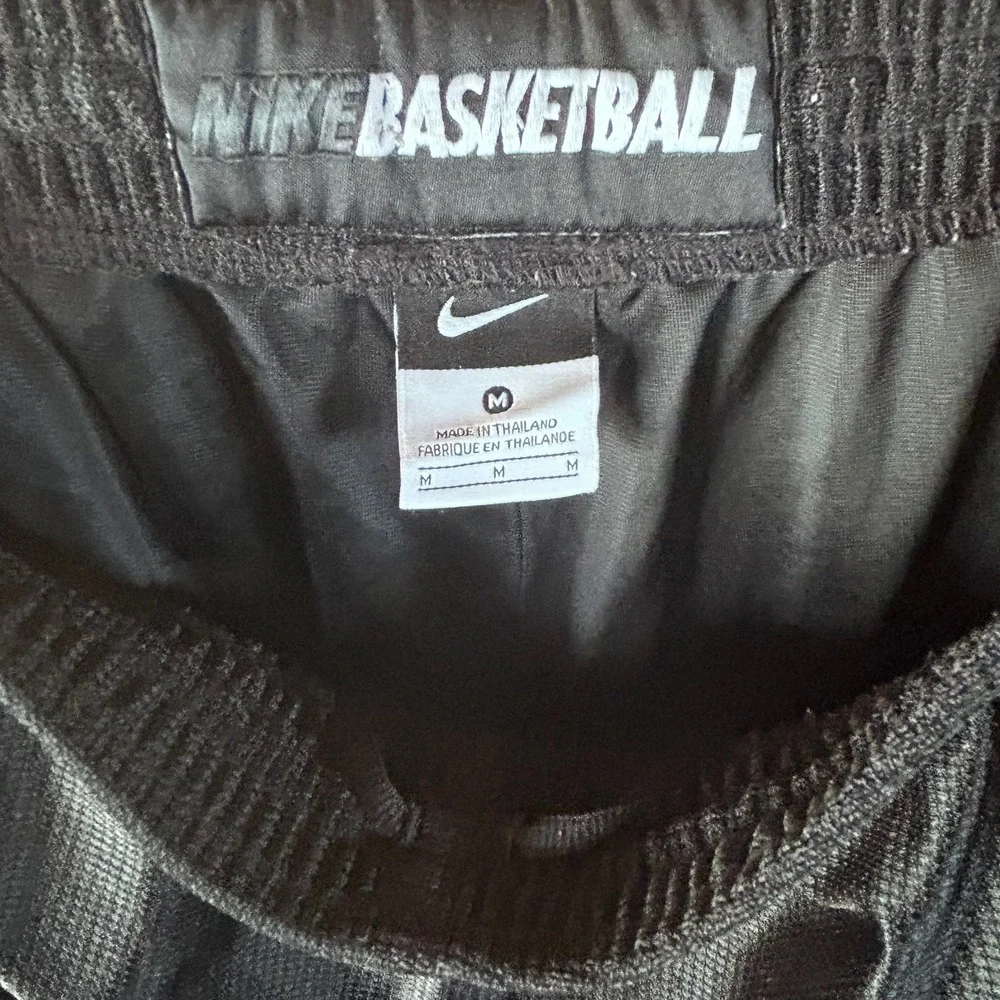 Nike Y2K Basketball‎ Shorts Mens Medium Black Red Mesh Athletic Gym